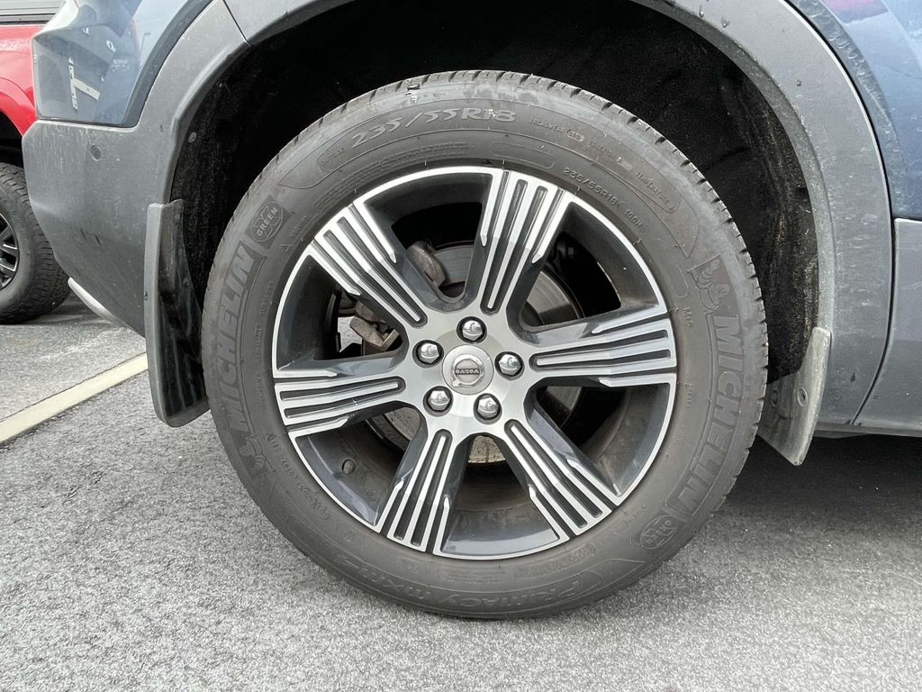 2019 Volvo XC40 T5 Inscription photo 5
