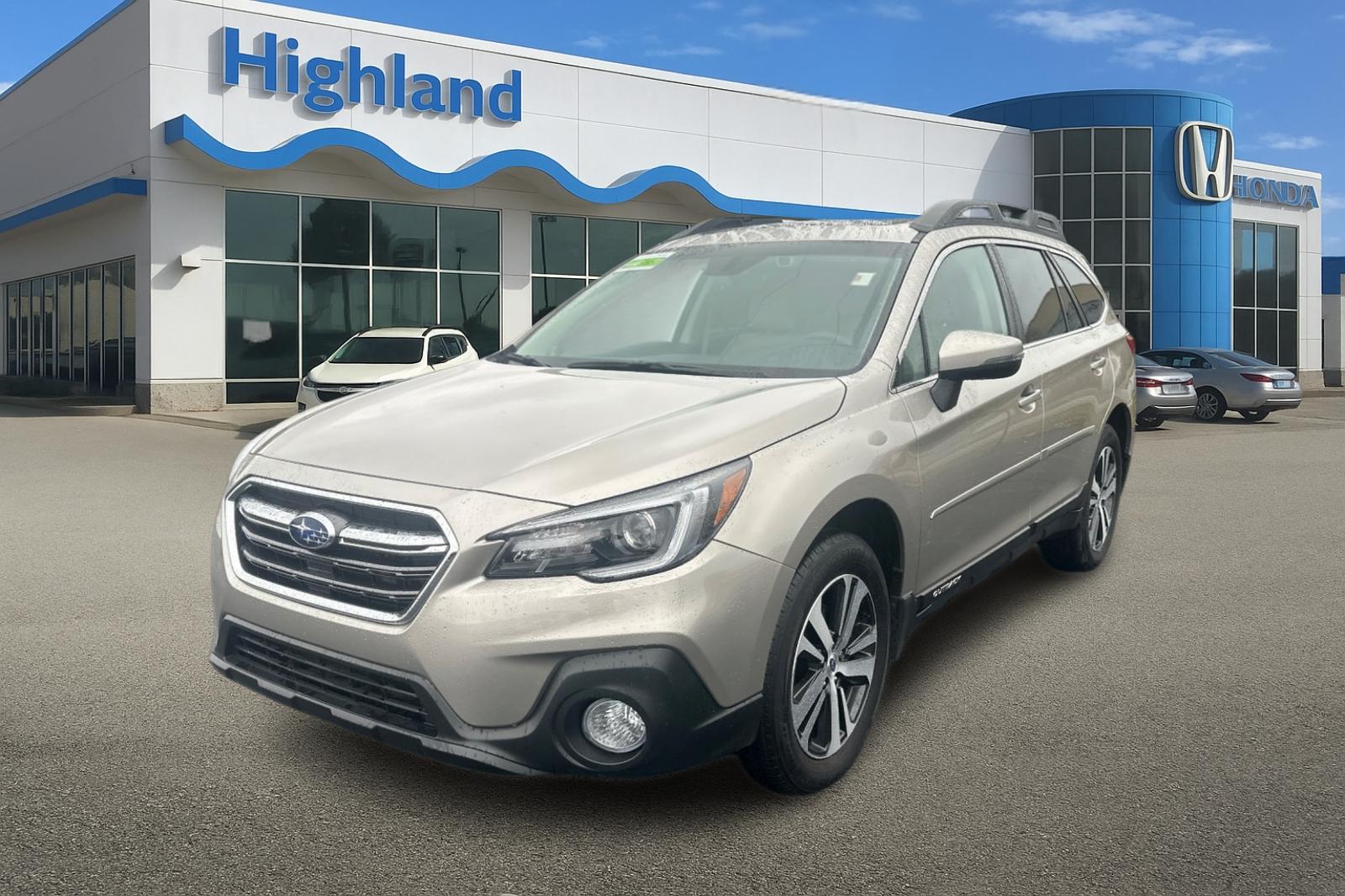 2018 Subaru Outback Limited's photo