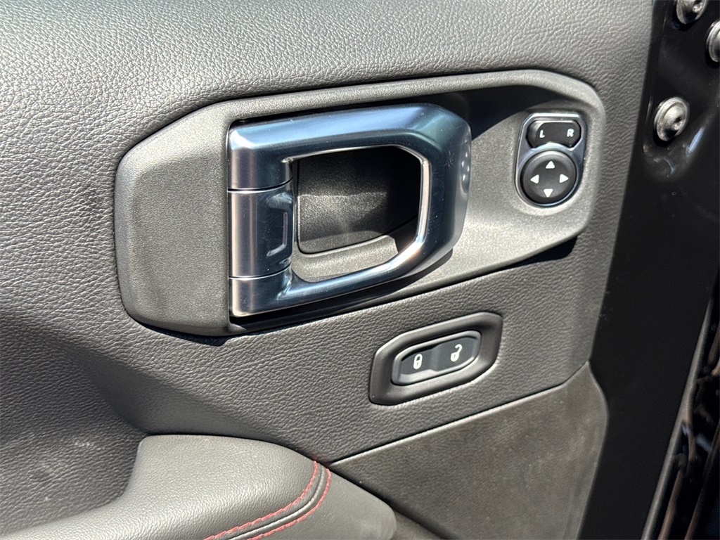 2025 Jeep Wrangler Rubicon photo 25