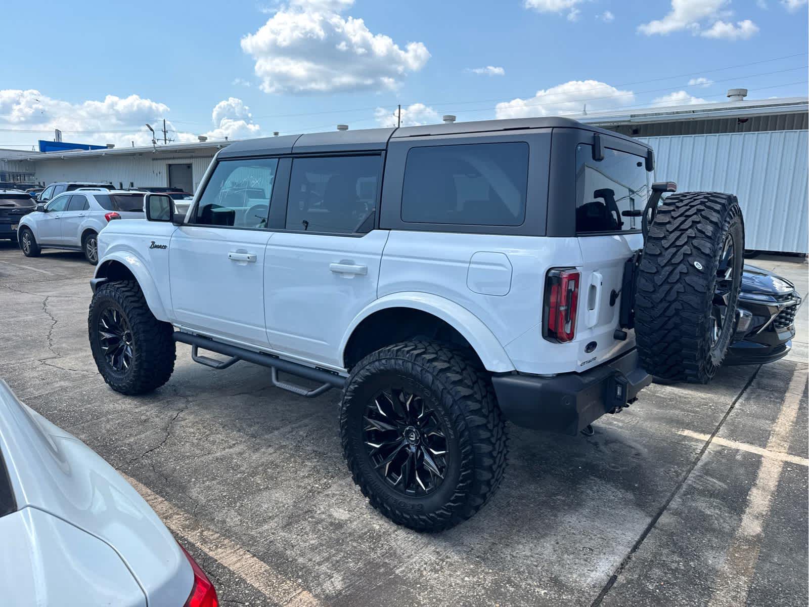 2023 Ford Bronco Outer Banks photo 7