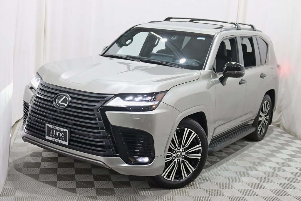 2023 Lexus LX 600 Luxury photo 3