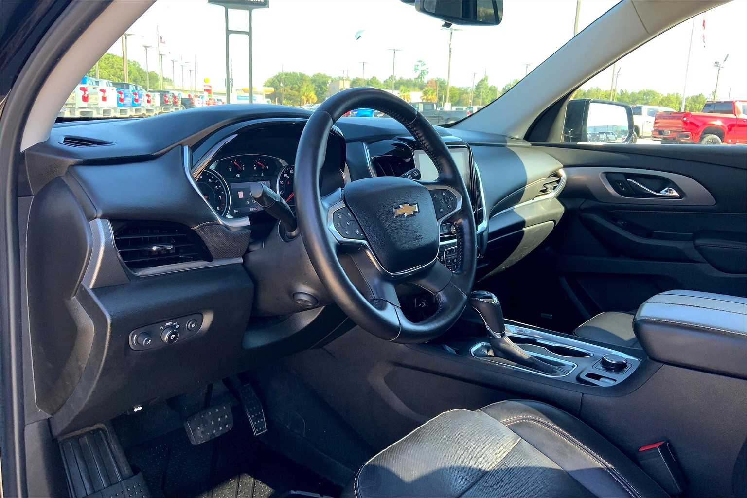 2020 Chevrolet Traverse Premier photo 17