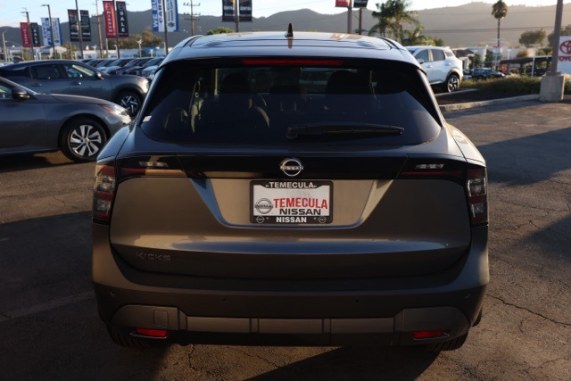 2025 Nissan Kicks SV photo 4