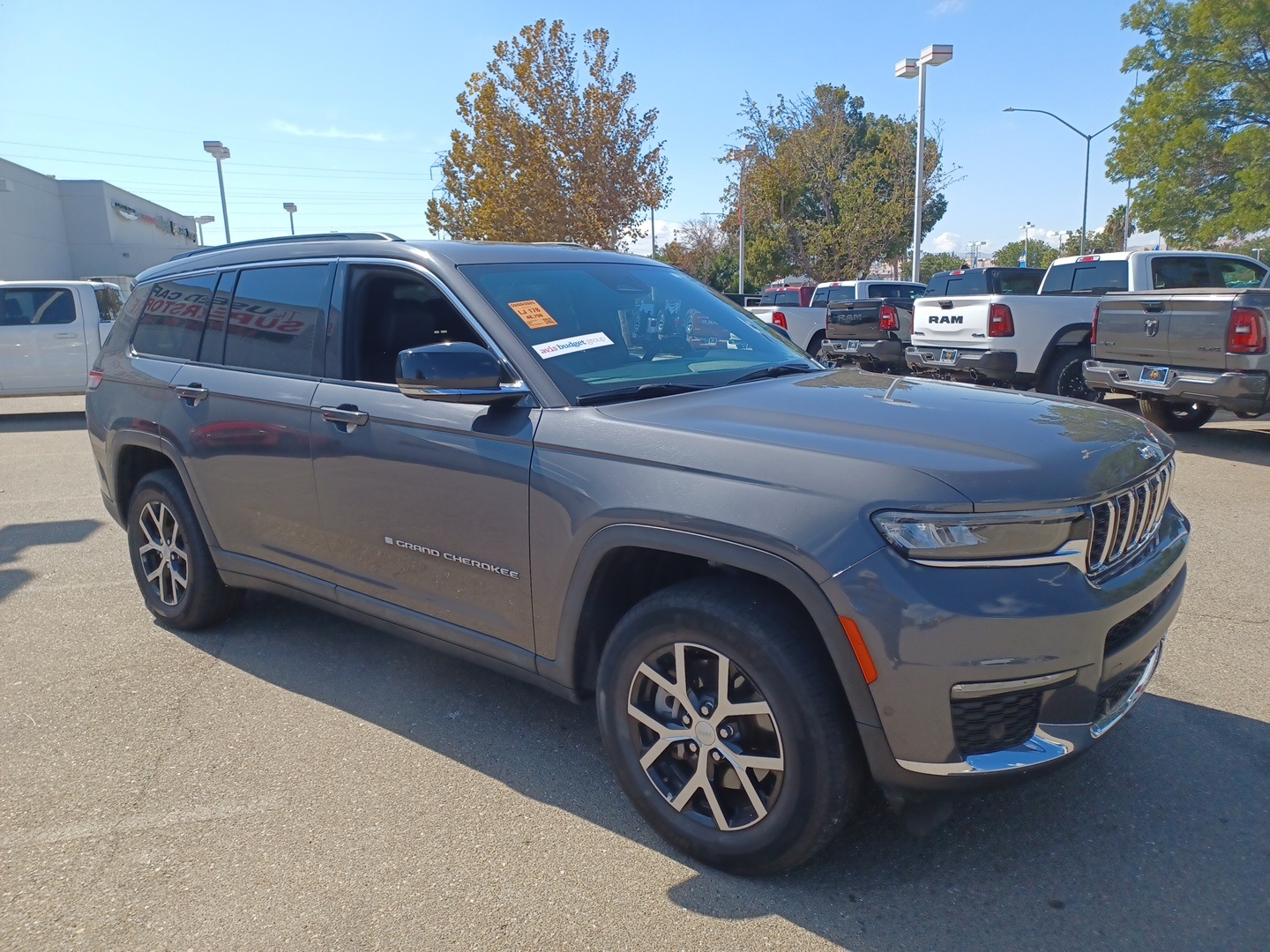 2024 Jeep Grand Cherokee Limited photo 3