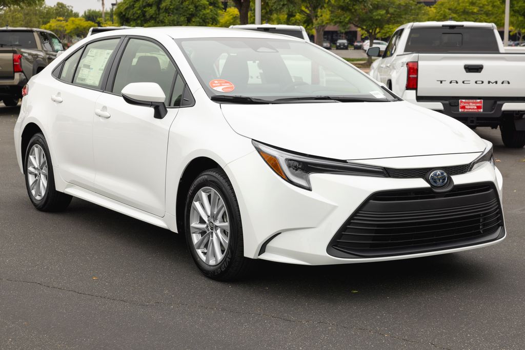 2025 Toyota Corolla Hybrid LE photo 4