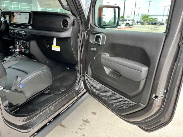 2025 Jeep Wrangler Rubicon photo 20