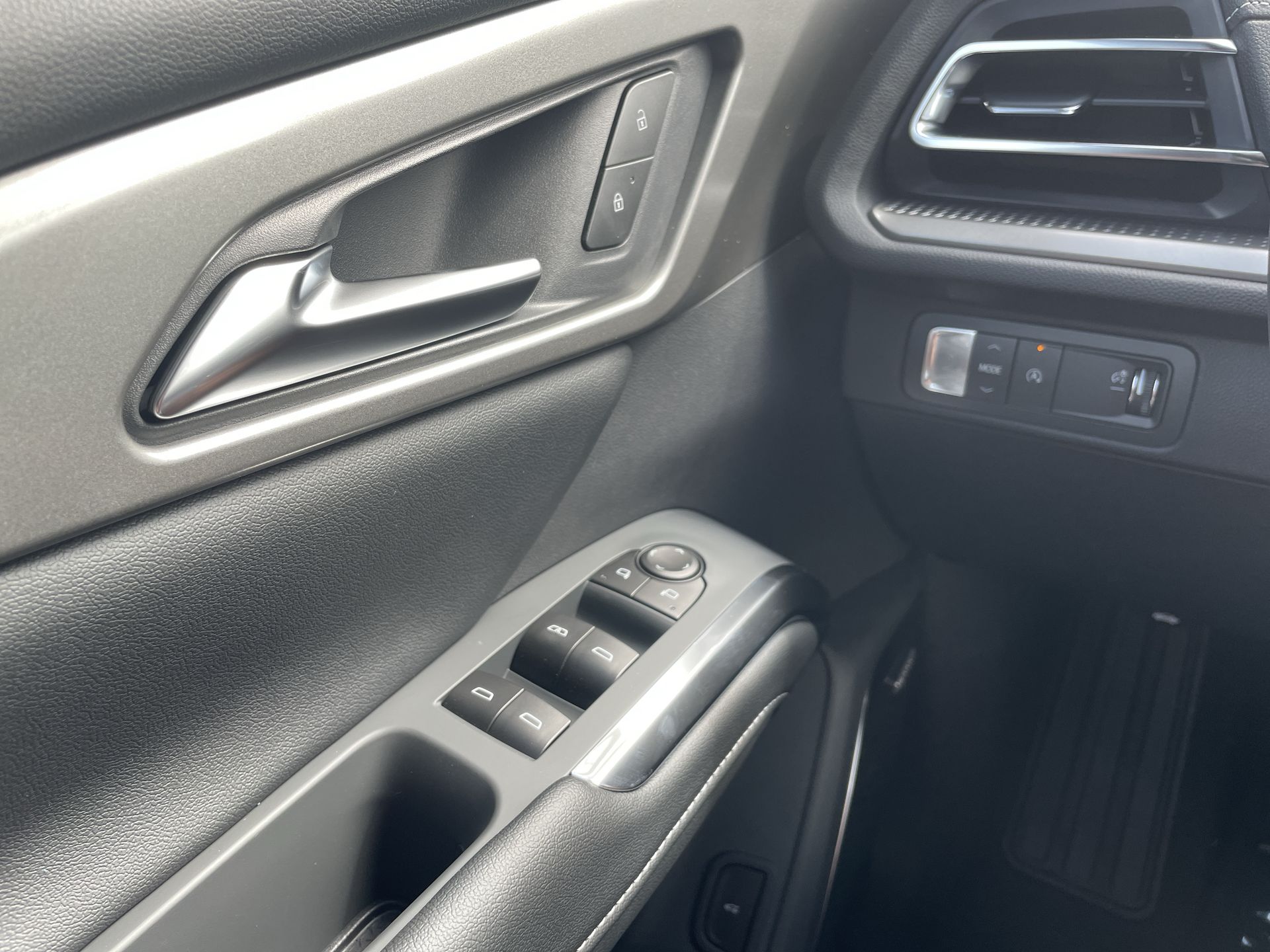 2026 Chevrolet Traverse photo 50