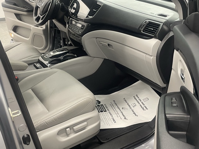 2020 Honda Pilot Touring photo 26