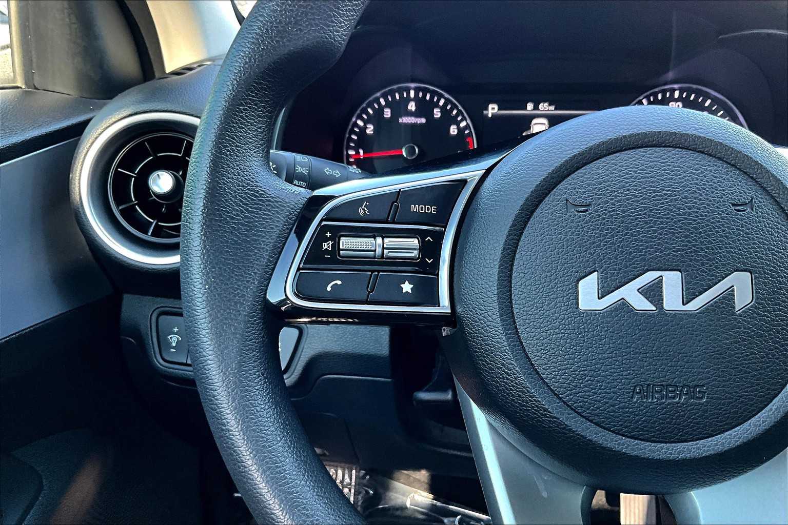 2024 Kia Forte LXS photo 21
