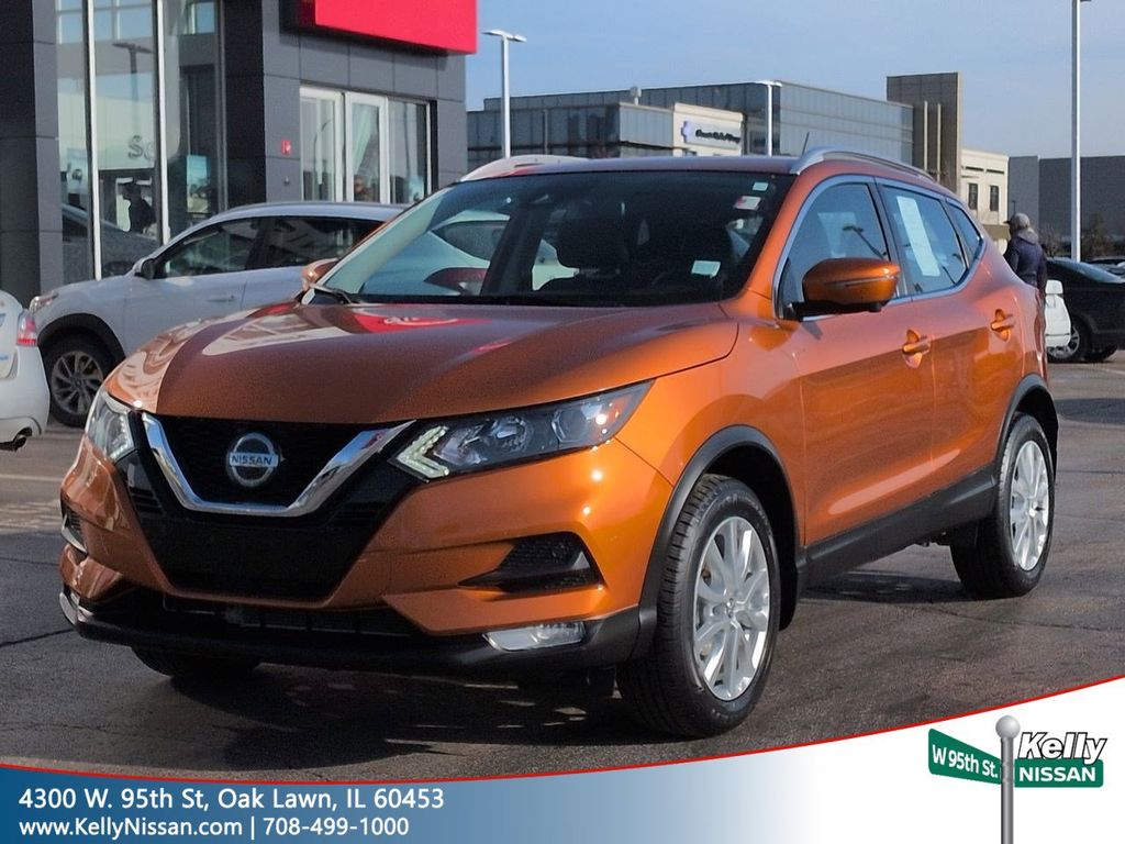 2022 Nissan Rogue Sport SV's photo