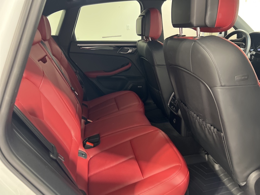 2023 Porsche Macan Base photo 25