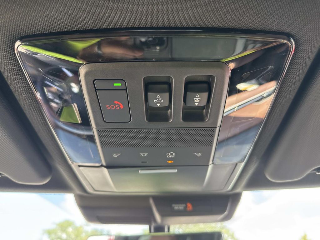 2025 Mitsubishi Outlander SEL photo 35