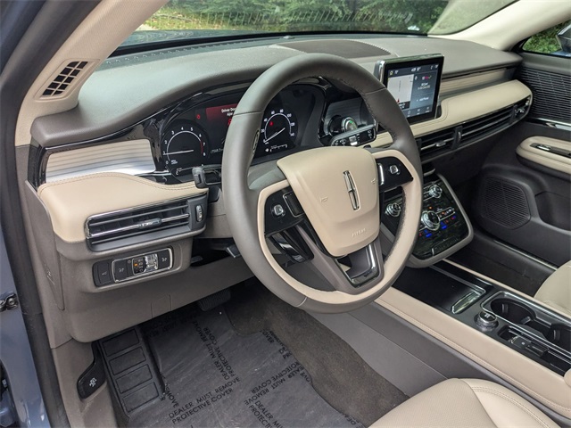 2022 Lincoln Corsair Standard photo 10