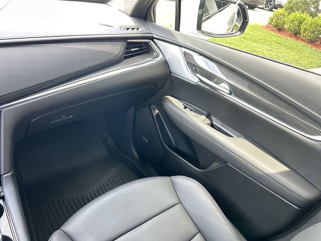 2025 Cadillac XT5 Sport photo 16
