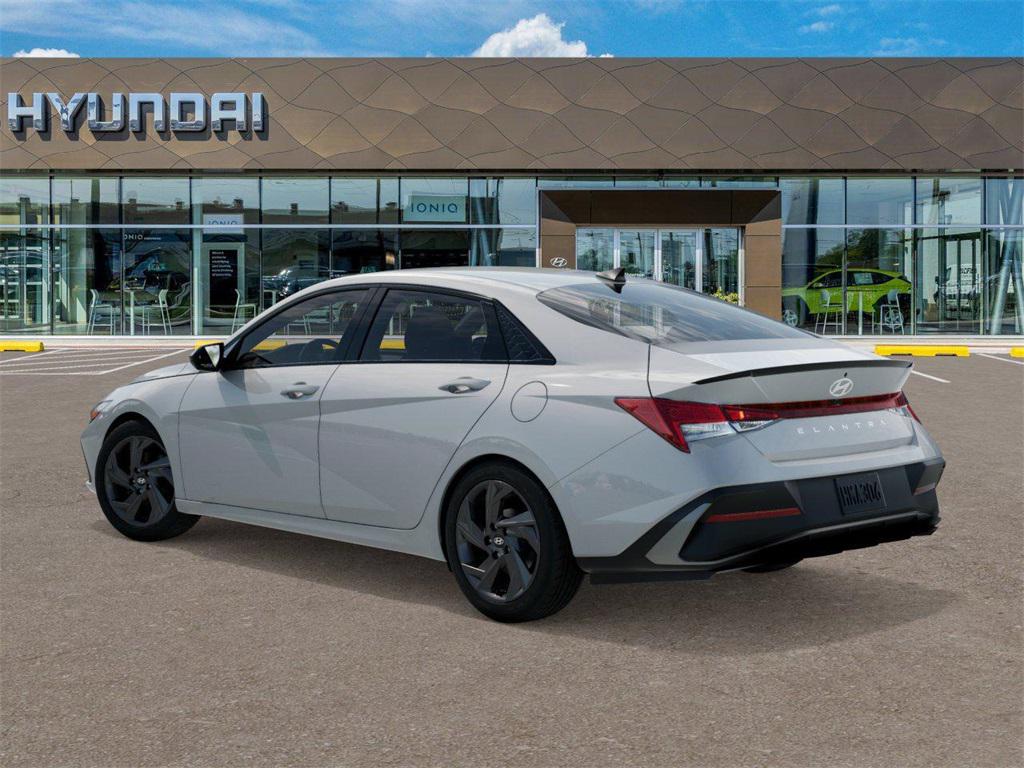 2026 Hyundai Elantra SEL Sport photo 3