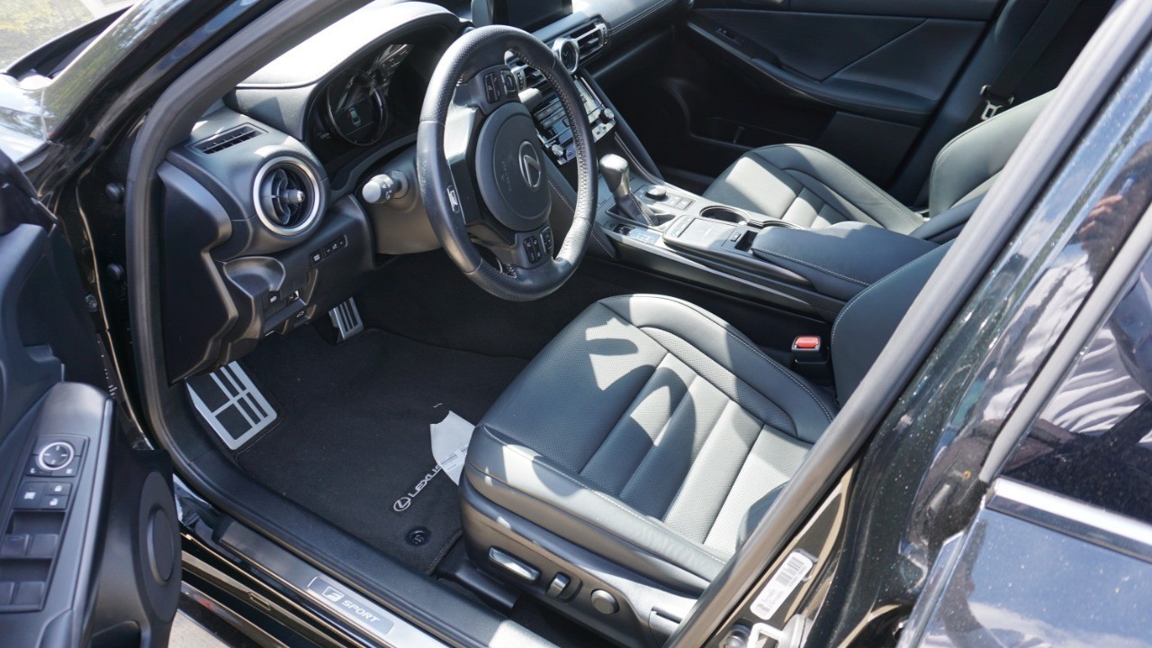 2022 Lexus IS F SPORT photo 5