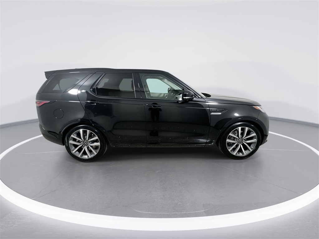 2025 Land Rover Discovery SE photo 8