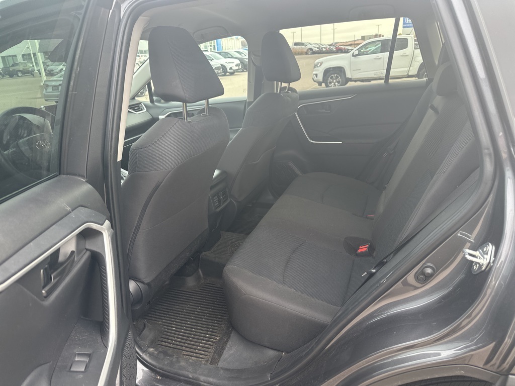 2023 Toyota RAV4 LE photo 4