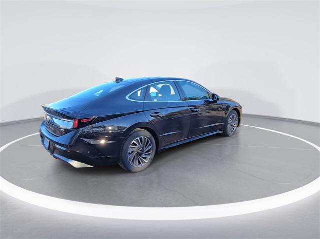 2025 Hyundai Sonata Hybrid Limited photo 2