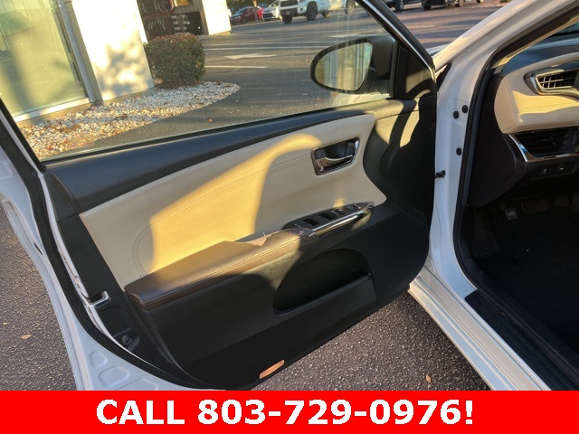 2016 Toyota Avalon XLE photo 4