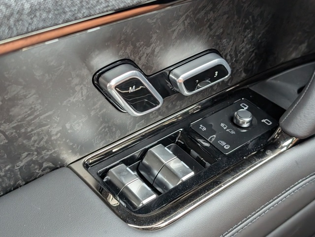 2025 Land Rover Range Rover Sport SE photo 21