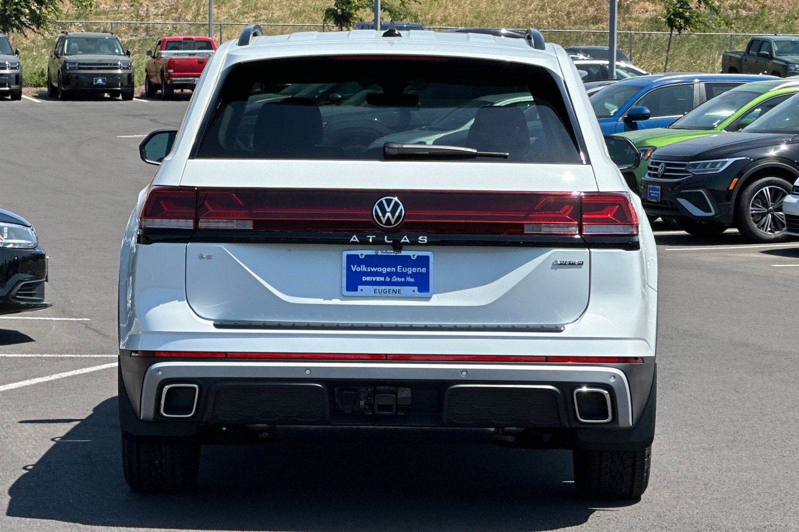 2025 Volkswagen Atlas Peak Edition SE photo 3