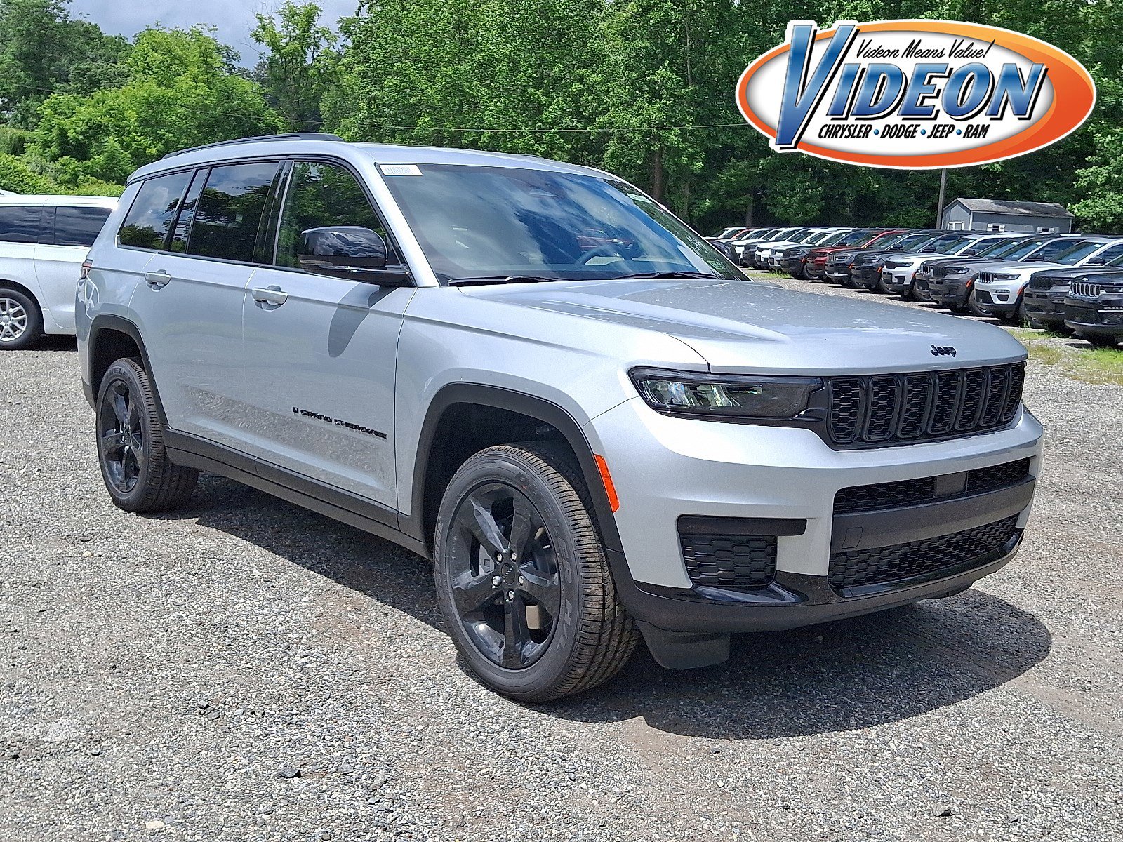 2025 Jeep Grand Cherokee L Altitude's photo