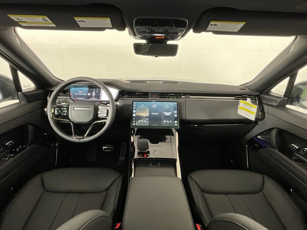 2025 Land Rover Range Rover Sport SE photo 3