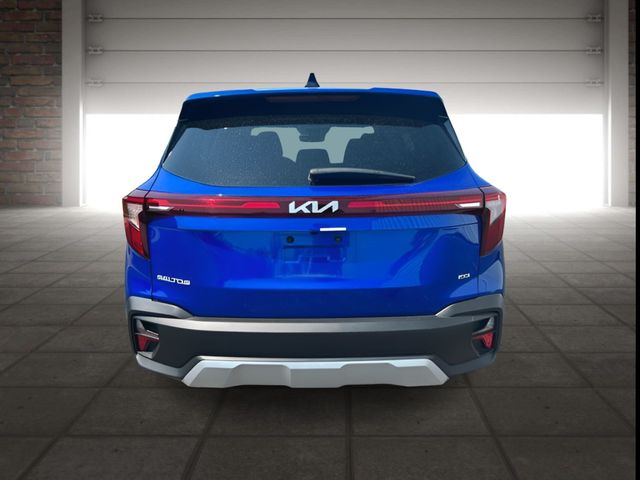 2024 Kia Seltos LX photo 4