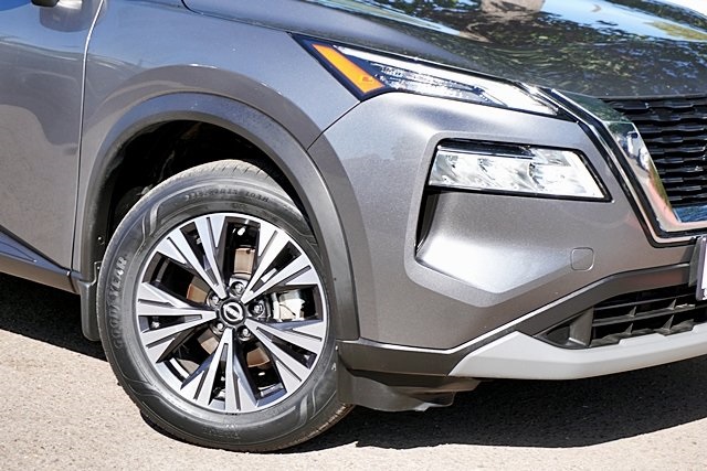2023 Nissan Rogue SV photo 2