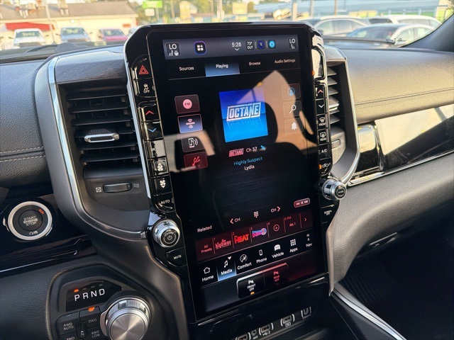 2026 Ram 1500 Laramie photo 15