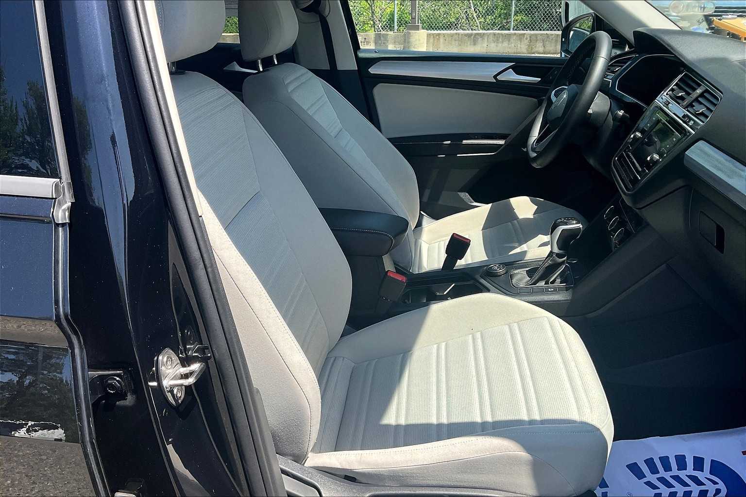 2024 Volkswagen Tiguan S photo 9