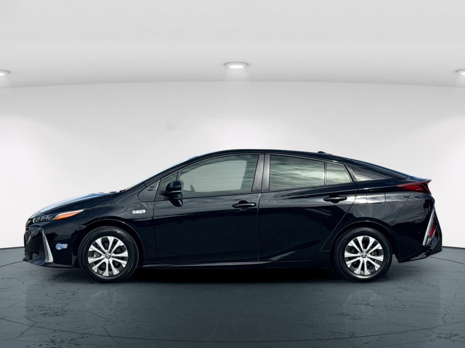 2022 Toyota Prius Prime LE photo 4