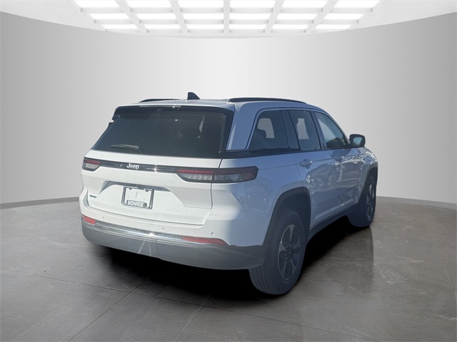 2025 Jeep Grand Cherokee 4xe photo 2