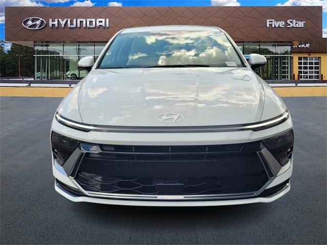 2025 Hyundai Sonata Hybrid SEL photo 2
