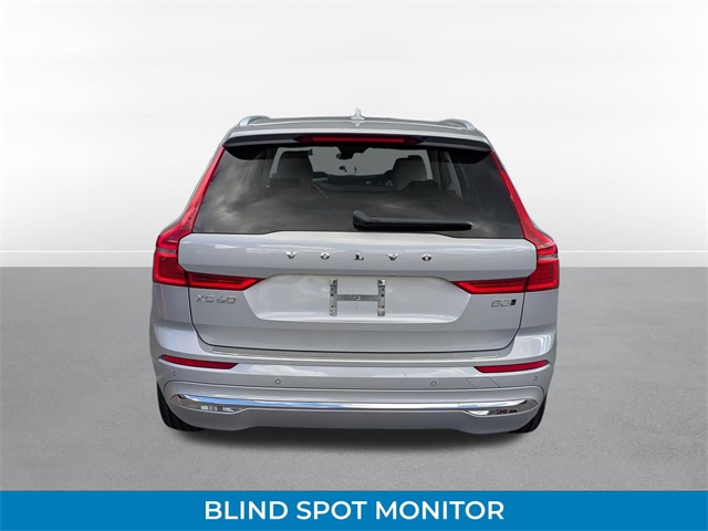 2023 Volvo XC60 B5 Plus photo 4