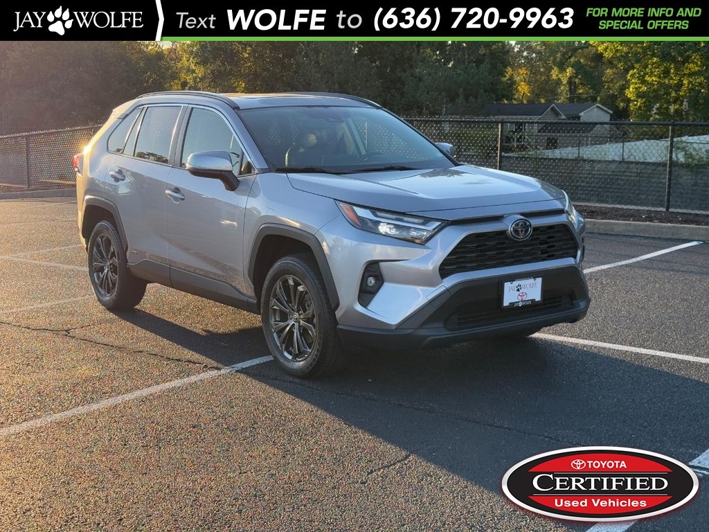 2023 Toyota RAV4 XLE Premium's photo