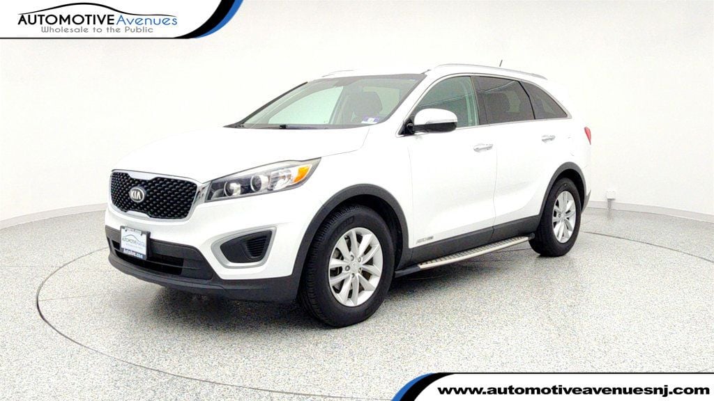 2017 Kia Sorento LX's photo
