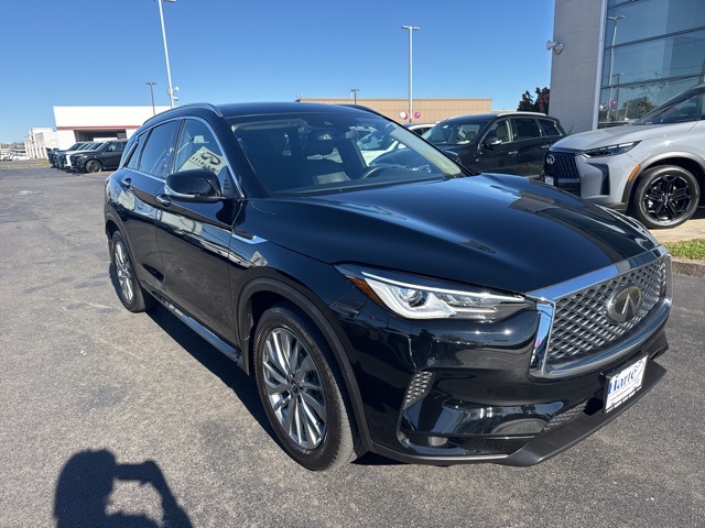 2023 Infiniti QX50 Luxe photo 3