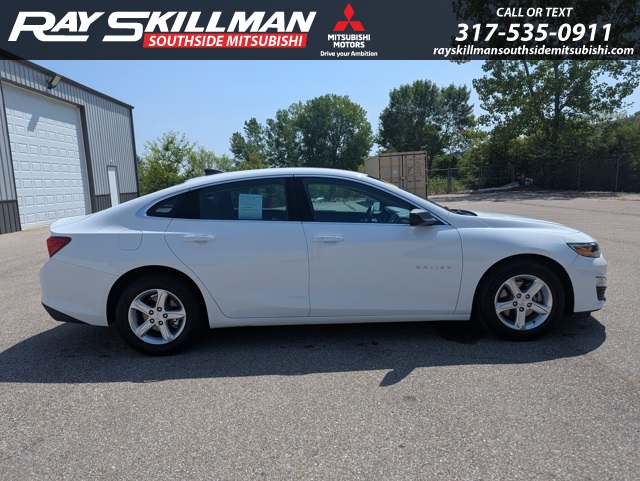 2023 Chevrolet Malibu LS photo 4