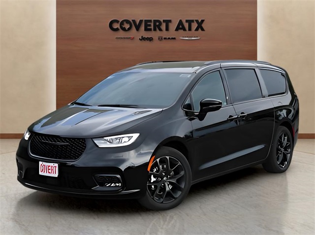 2026 Chrysler Pacifica Limited's photo