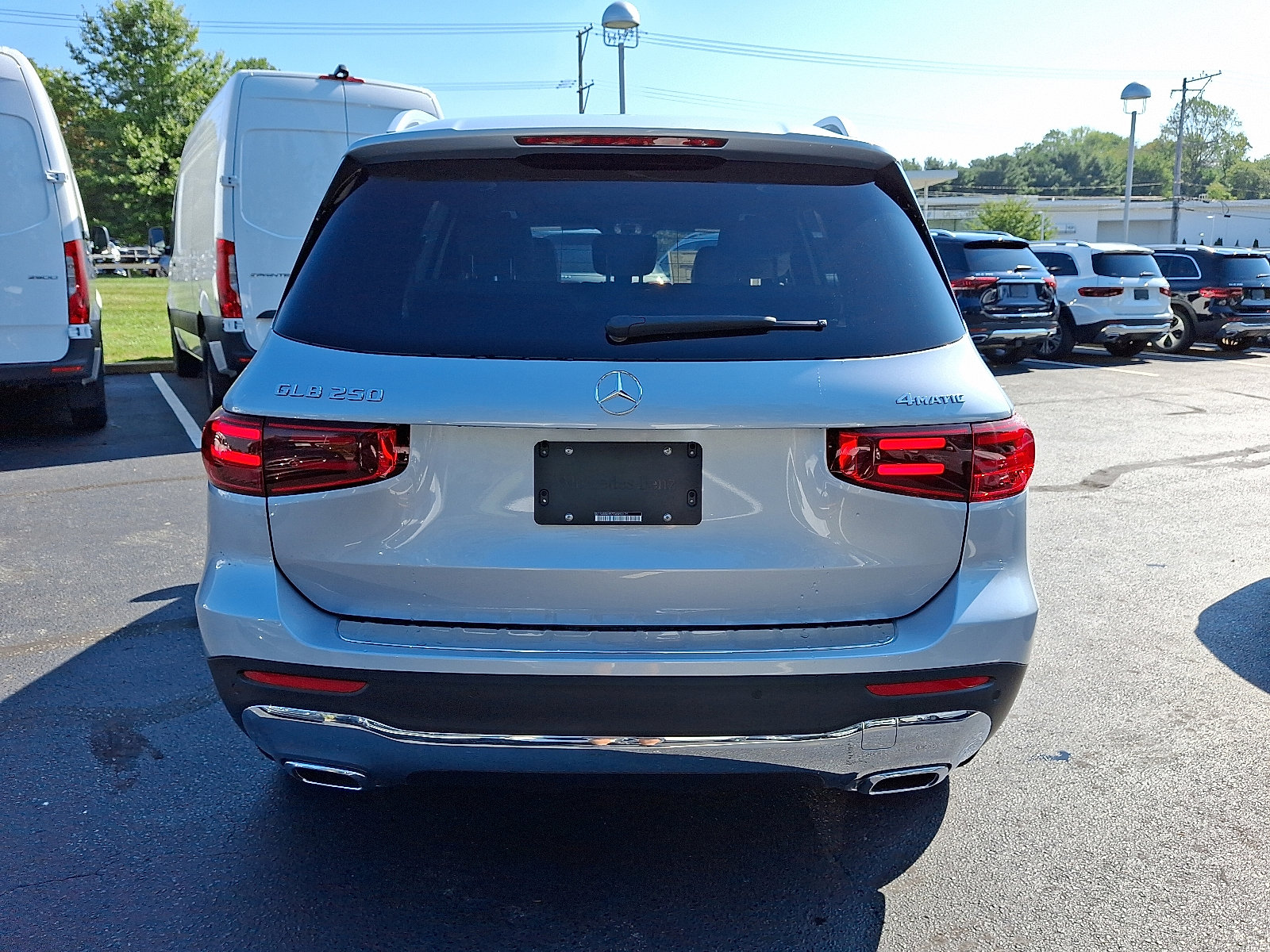 2026 Mercedes Benz GLB 250 4MATIC photo 5