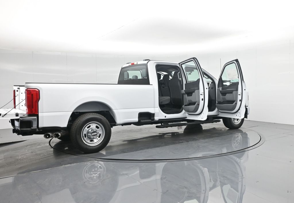 2025 Ford F-350 Super Duty XL