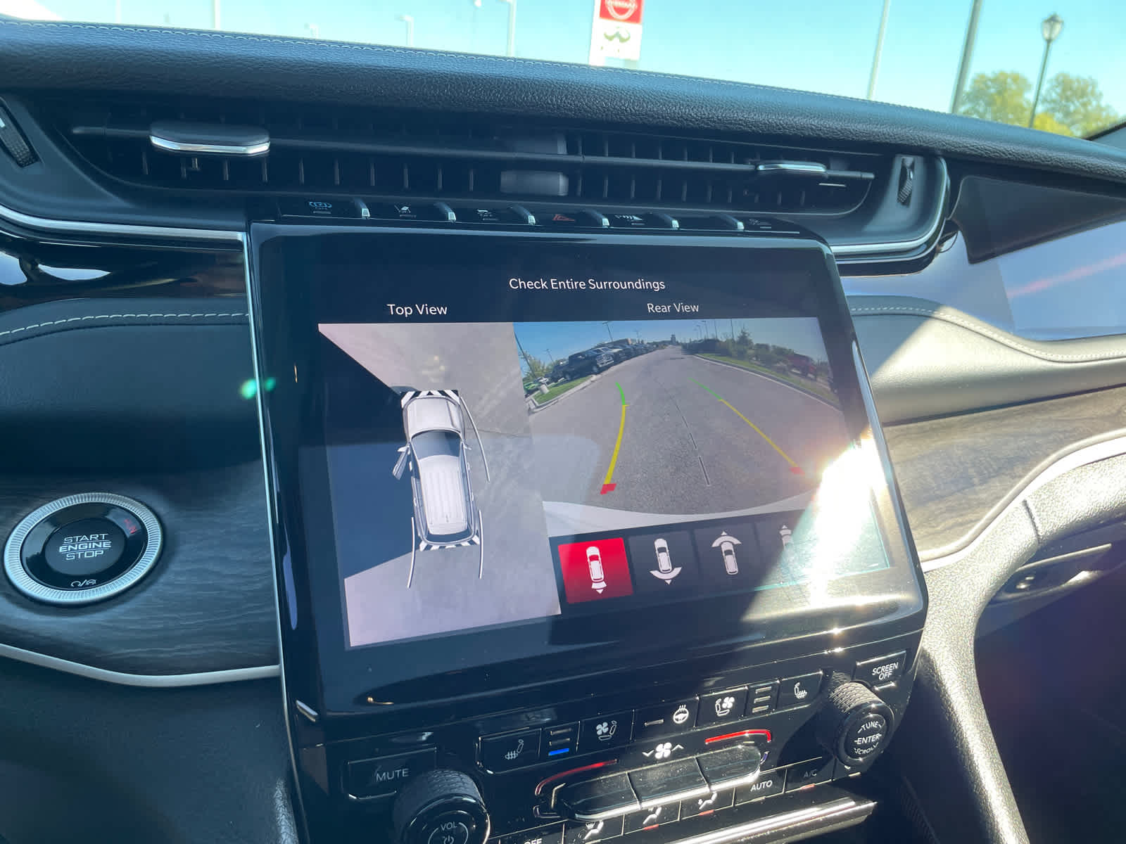 2023 Jeep Cherokee 4xe photo 24