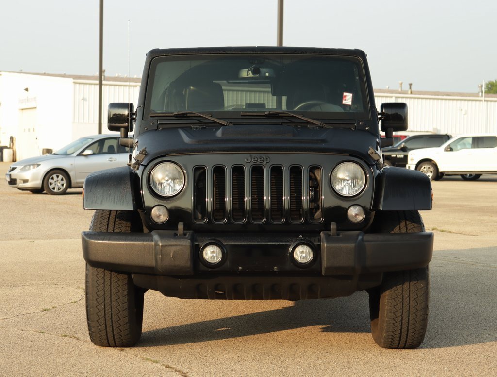 2015 Jeep Wrangler Unlimited Altitude photo 2