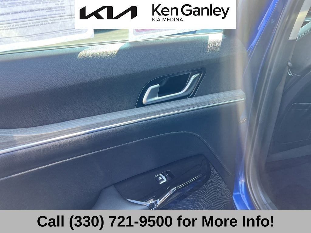 2025 Kia K5 EX photo 43