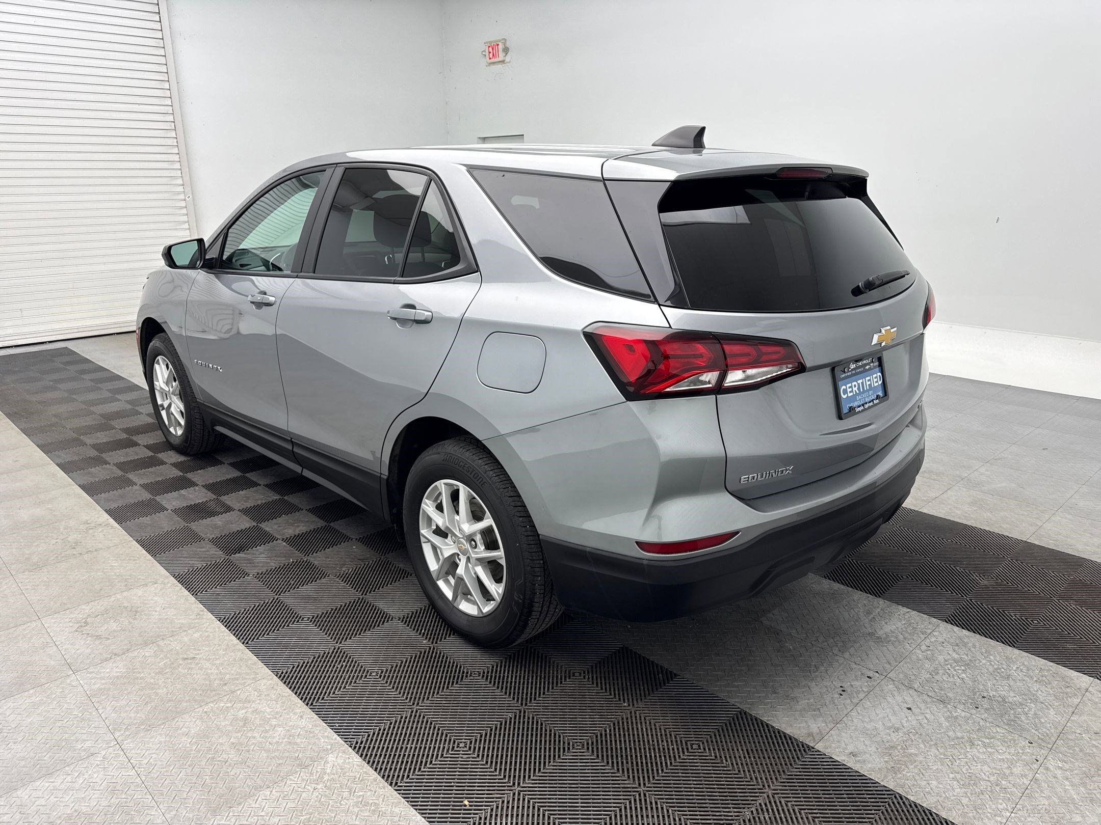 2024 Chevrolet Equinox LS photo 2