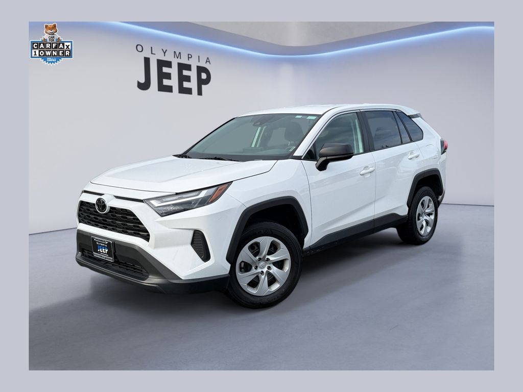 2024 Toyota RAV4 LE's photo