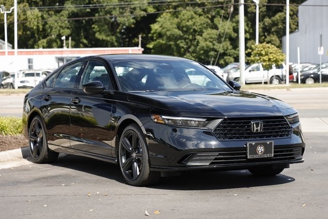 2025 Honda Accord Sport-L photo 18