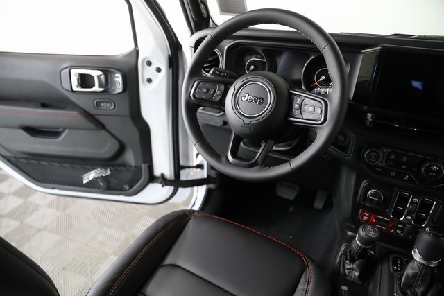 2025 Jeep Wrangler Rubicon photo 18
